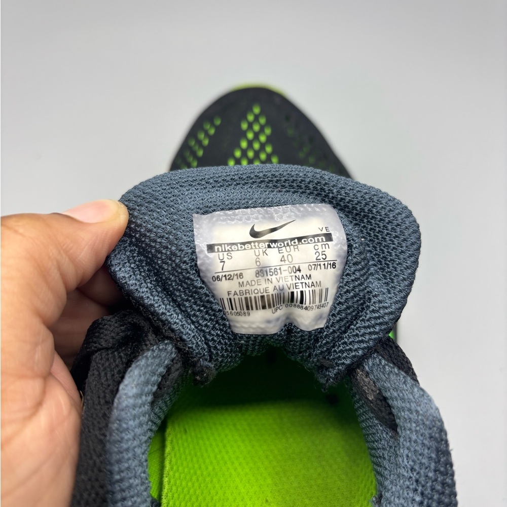 Nike Zoom Winflo 3 Back and Green Running Shoe - 831561-004 - Picture 7 of 8